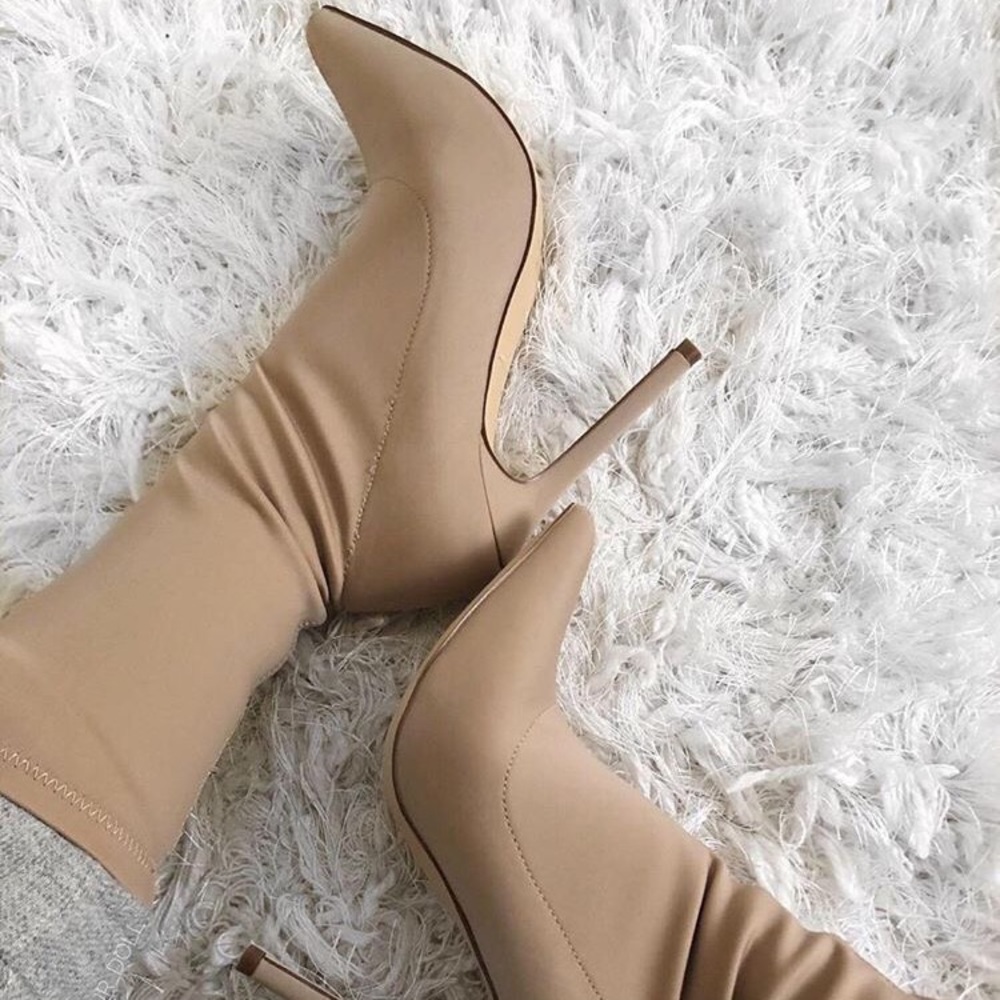 Angie - Picture 4 of 4